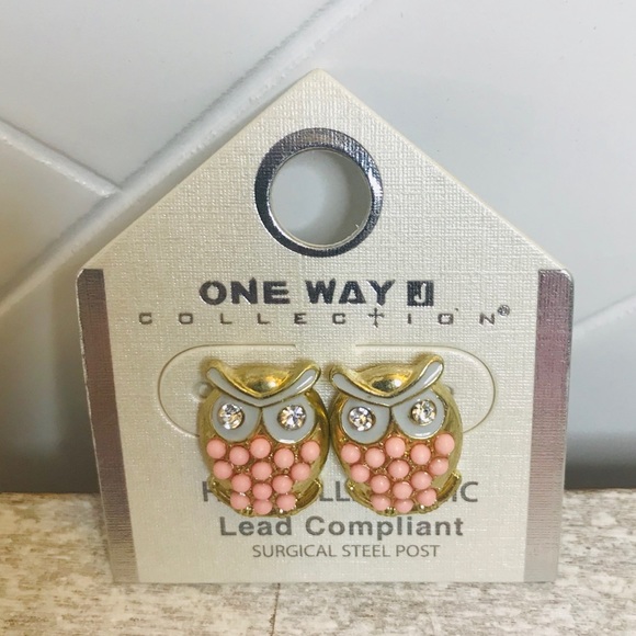 Gold Tone Coral Beaded Owl Earrings - Picture 2 of 6